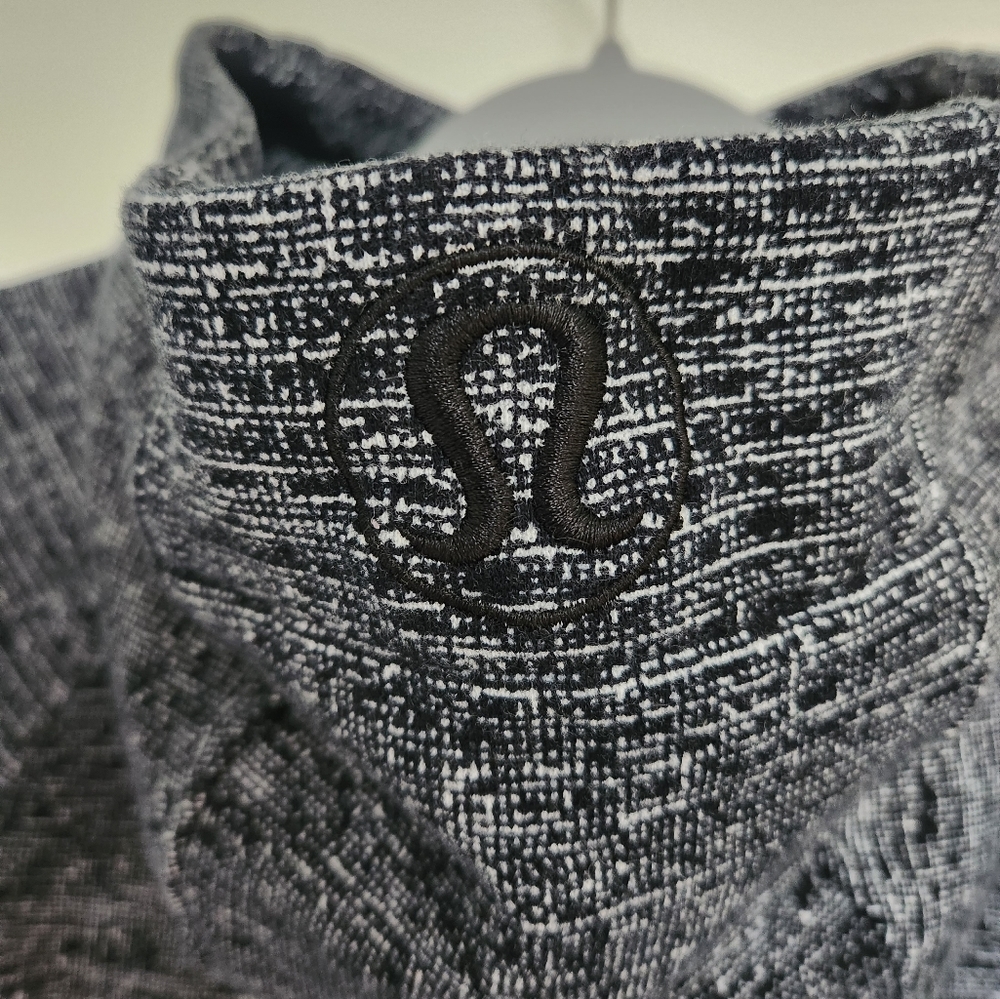 Lululemon scuba zipper hoody size 4